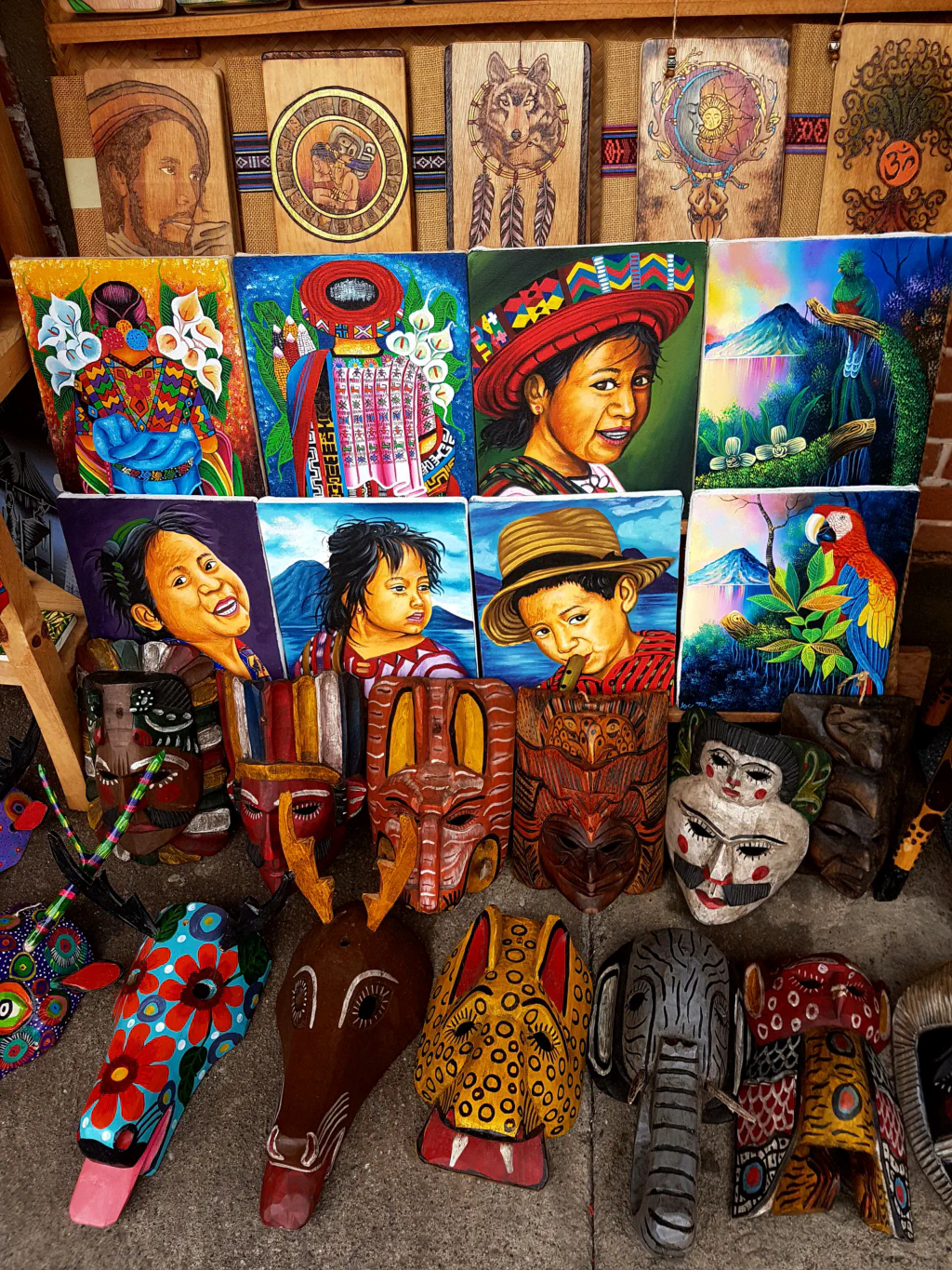 Handgewebte Stoffe am Straßenrand