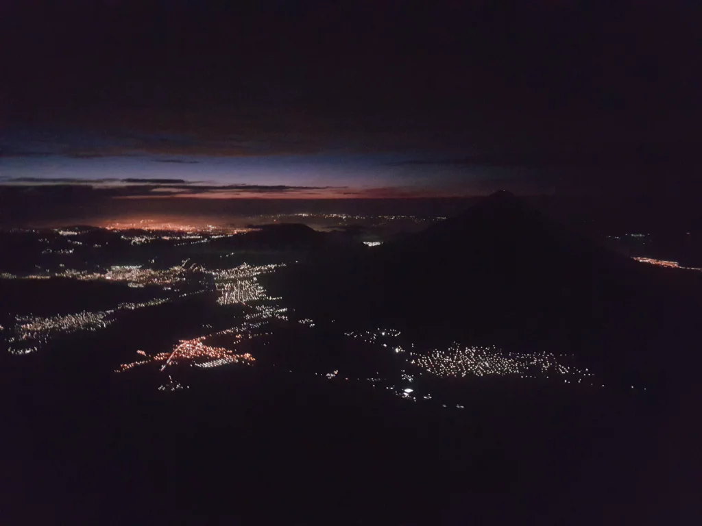 Blick auf den Volcán de Agua, Antigua und Guatemala-Stadt