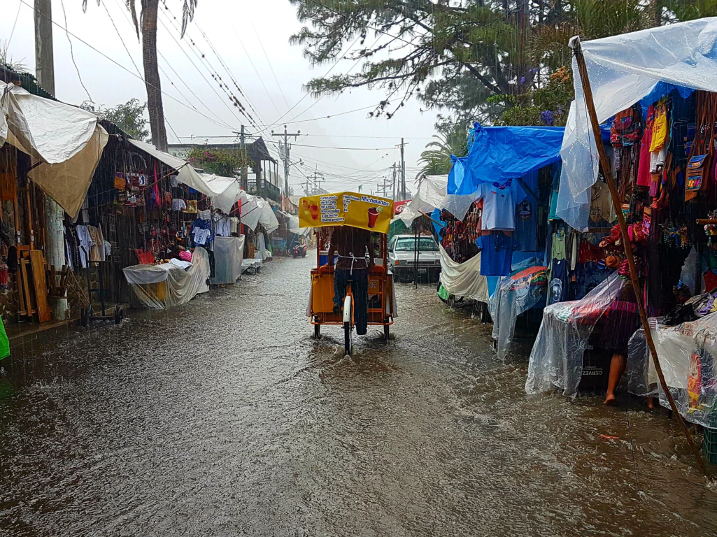 Regenzeit in Panajachel