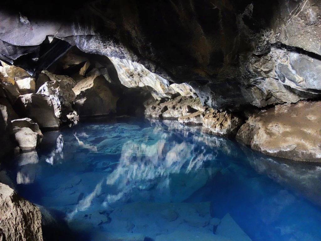 Heißwassergrotte Grjótagjá – ein wahrgewordener Traum