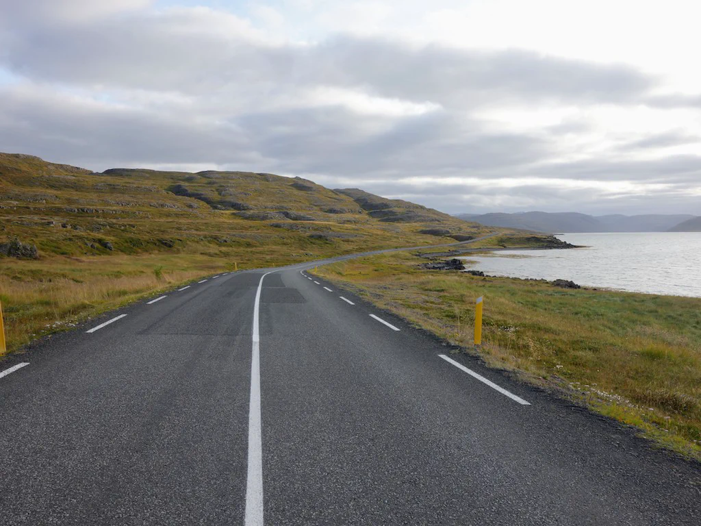 Ich liebe Islands einsame Straßen…