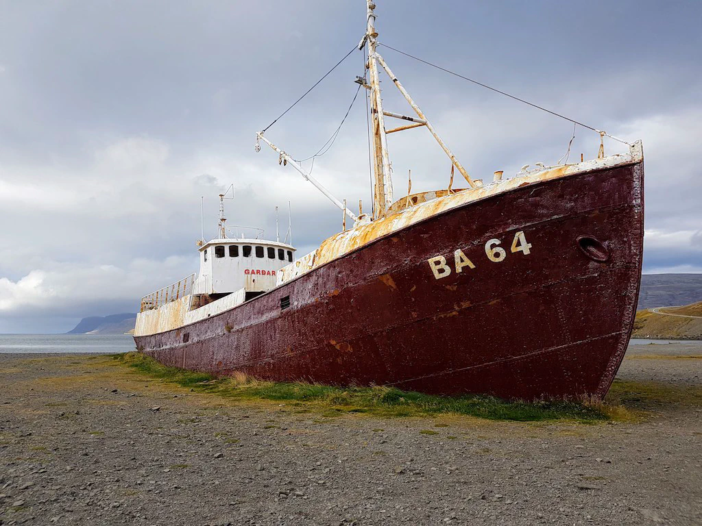 Schiffswrack Skápadalur