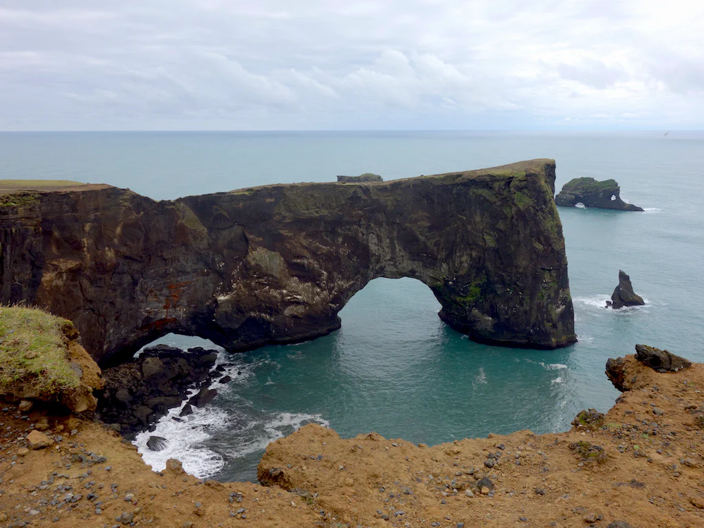 Felsen von Dyrhólary: Ein bisschen wie Etretat