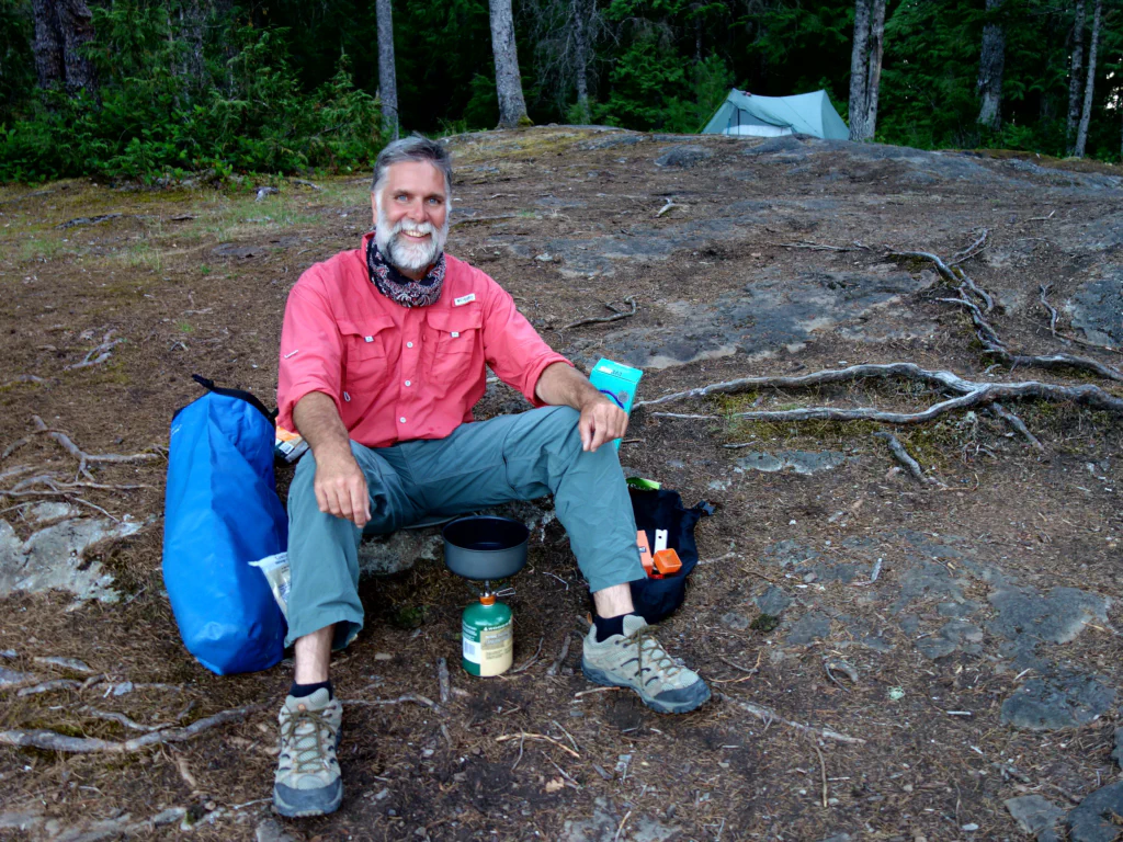 Freut sich Dan auf sein Essen oder den versteckten Wein?