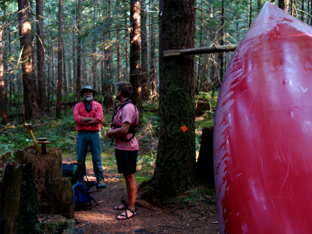 Wanderweg zwischen den Seen