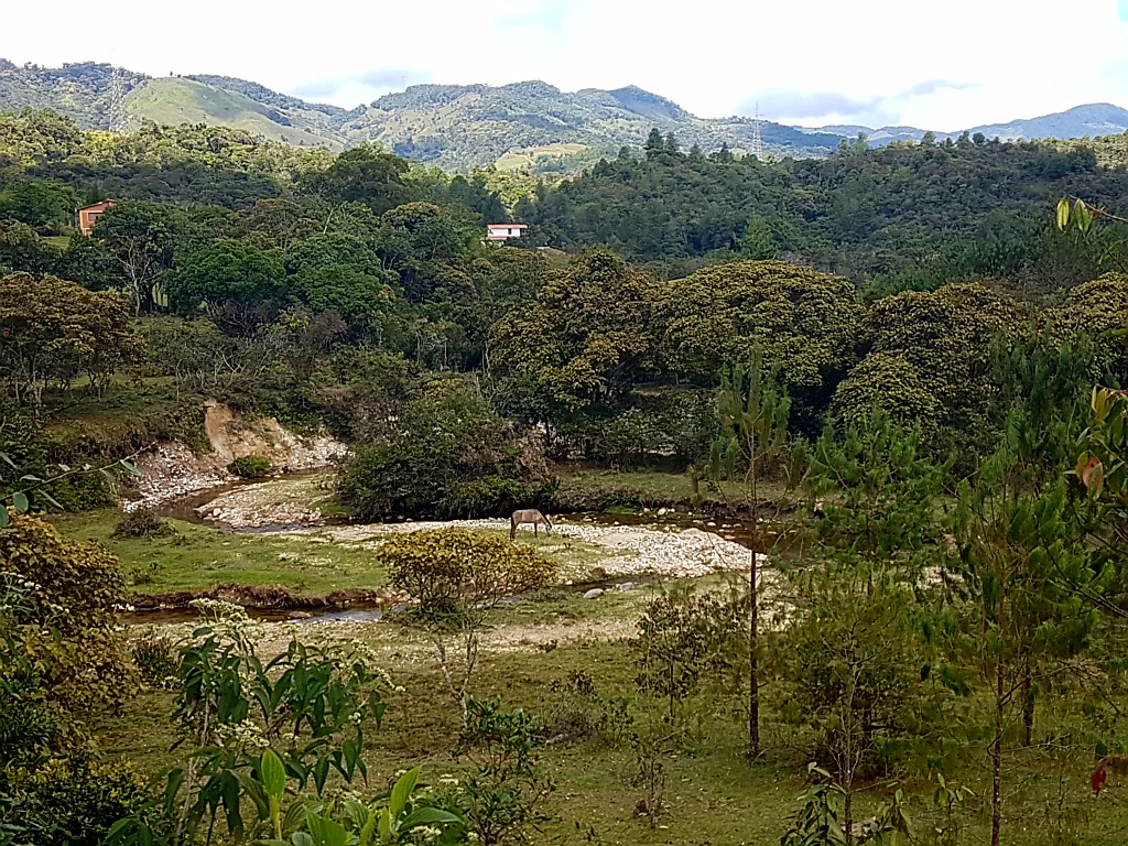 Wanderung entlang des Stausees
