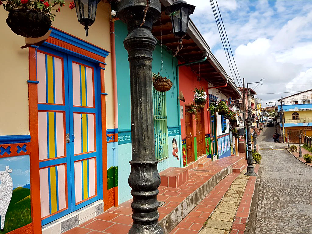Bunte Fassaden in Guatapé