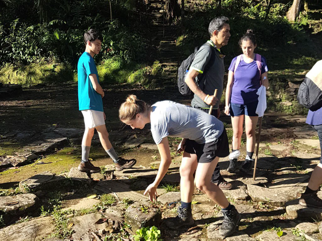 ...opfern wir ein paar Kokablätter nach Tayrona-Brauch.