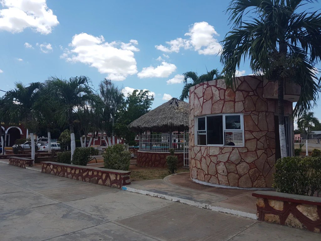 Zugang zu der verborgenen Cenote