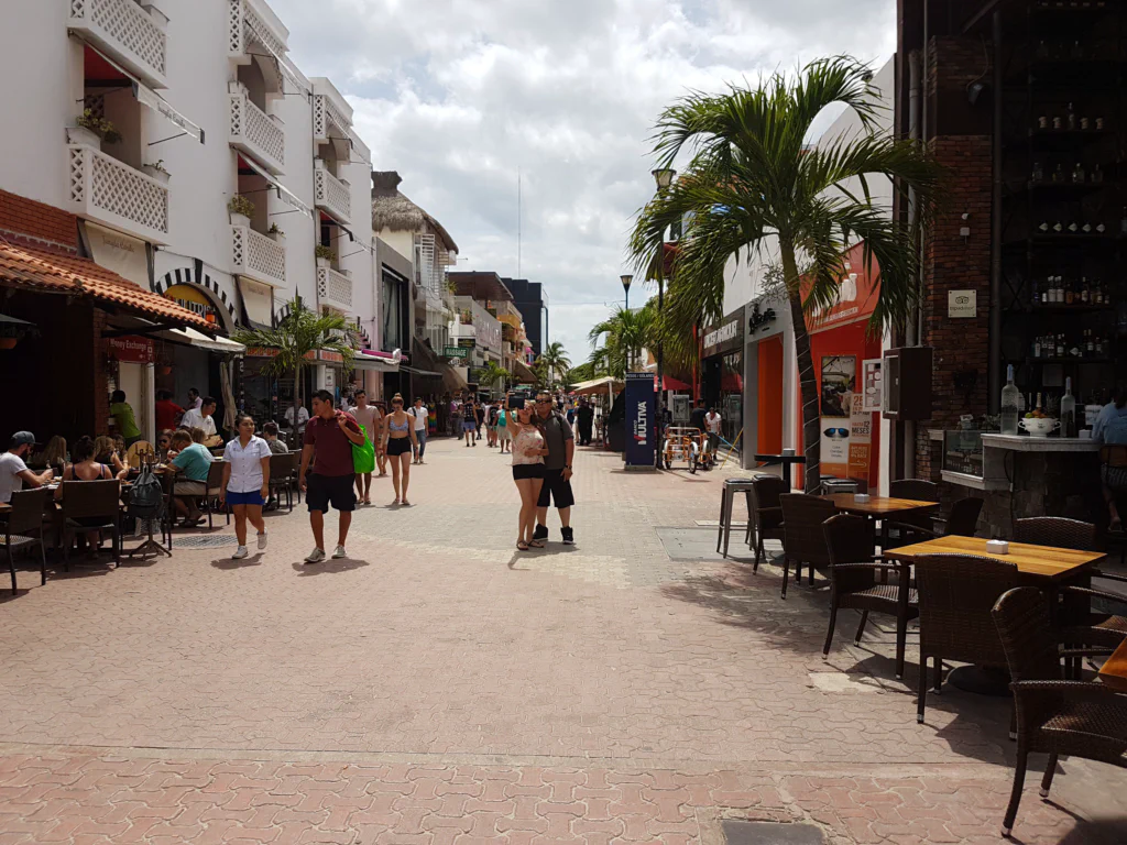 Calle Quinta Avenida...