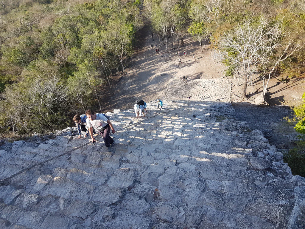 Aufstieg auf die Pyramide