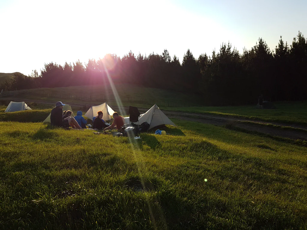 Zehn Zelte auf dem Kapamahunga Walkway